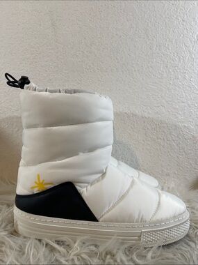 Ross & Snow White Wool Lined Puff Boot Size 8  Made In Italy NEW